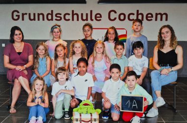 Auf dem Foto sieht man alle Kinder der Klasse 1a.