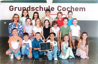 Klassenfoto der Klasse 2b Auf dem Foto sieht man alle Kinder der Klasse 2b.