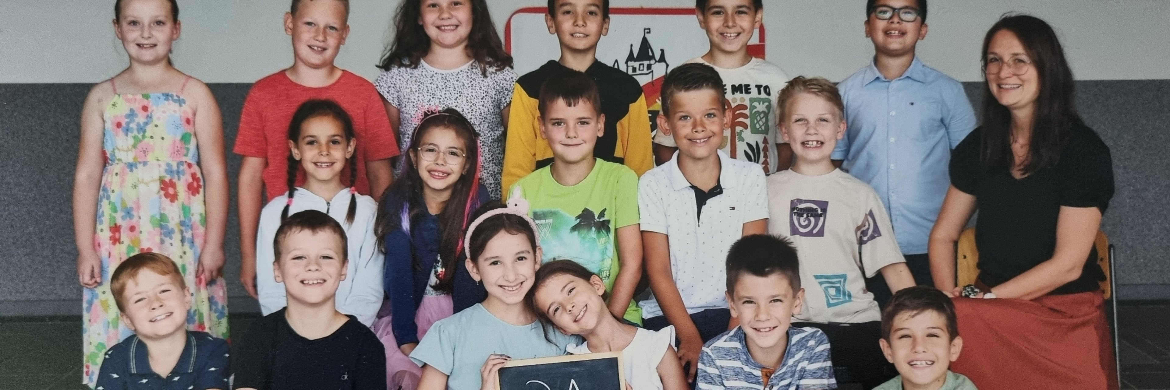 Klassenfoto der Klasse 3a Auf dem Foto sieht man alle Kinder der Klasse 3a.
