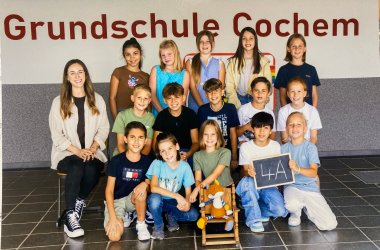 Auf dem Foto sieht man alle Kinder der Klasse 4a.