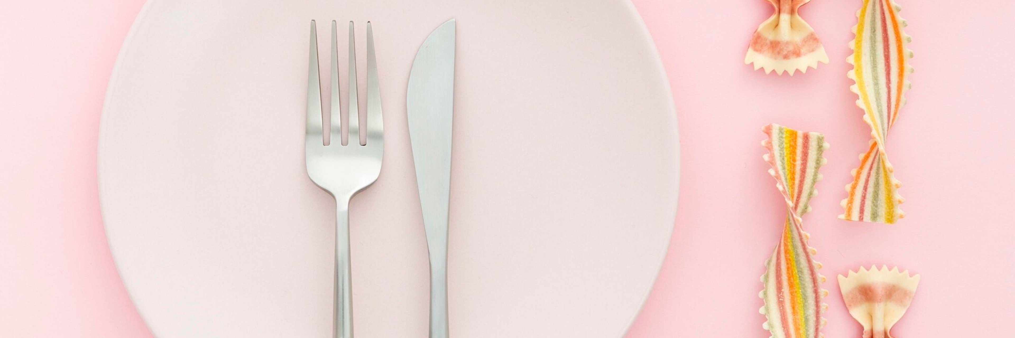 Teller Teller mit bunter Nudel