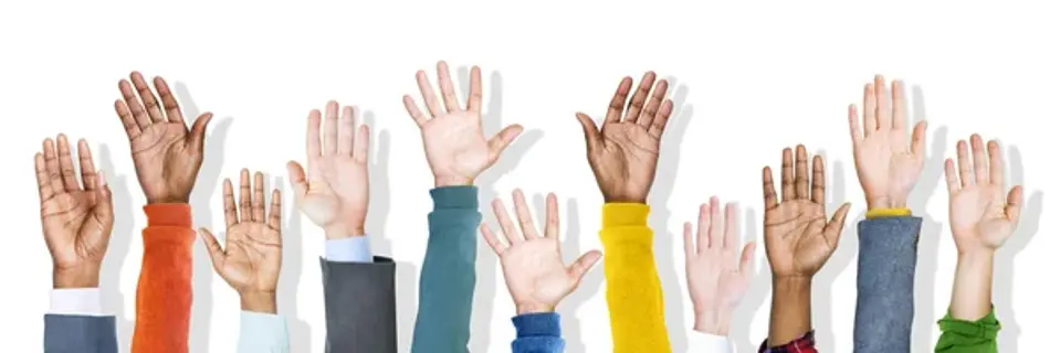Hände Viele Menschen heben ihre Hände