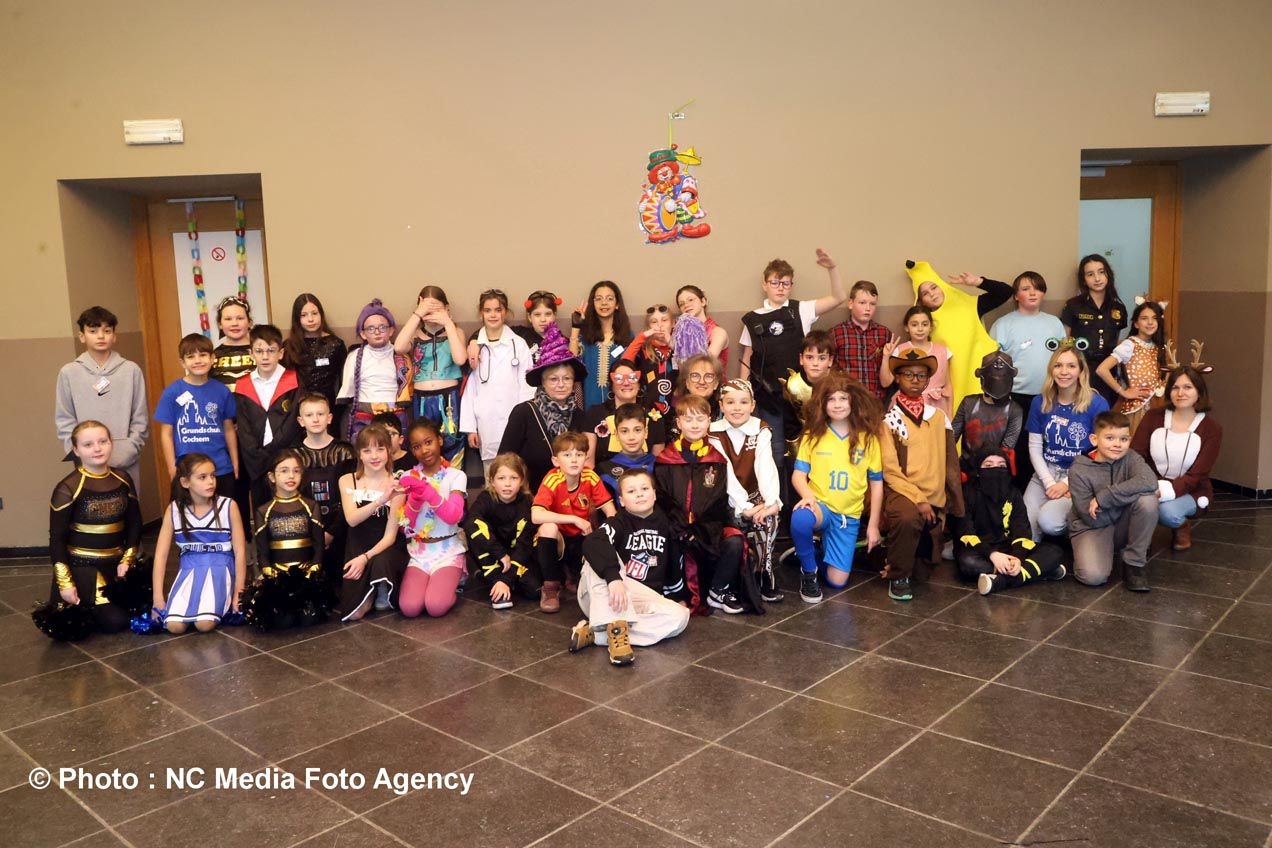 Gruppenfoto mit allen SuS